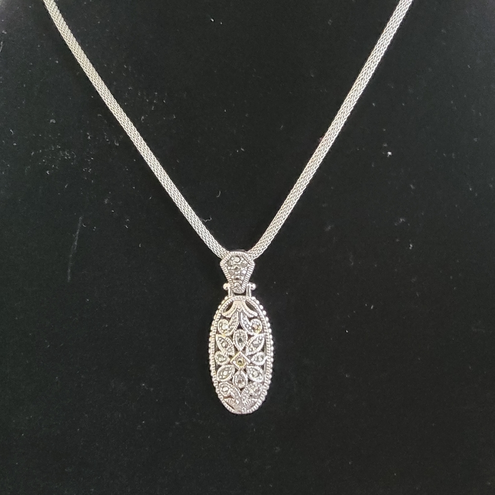 Womens cookie Lee necklace